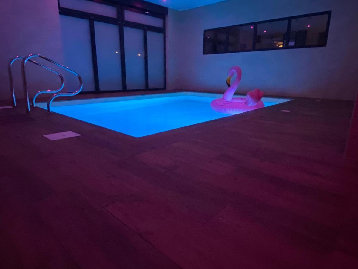 Loft Spa Reims-Fr 250M2 Privatifs, Piscine Interieure Chauffee, Spa Et Parking Exteriör bild